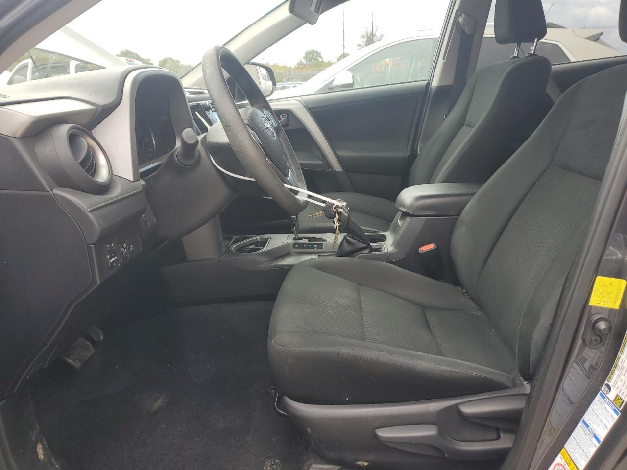 2017 TOYOTA RAV4 LE - Фото 7