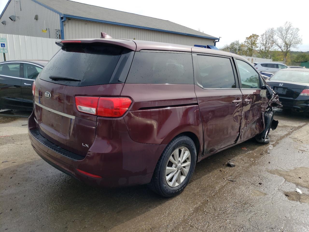 2017 KIA SEDONA LX - Image 3