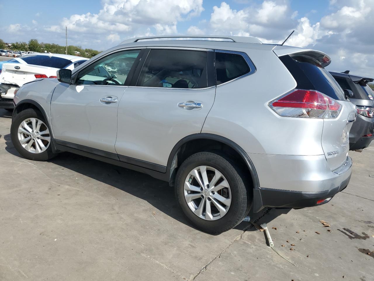 2015 NISSAN ROGUE S - Image 2