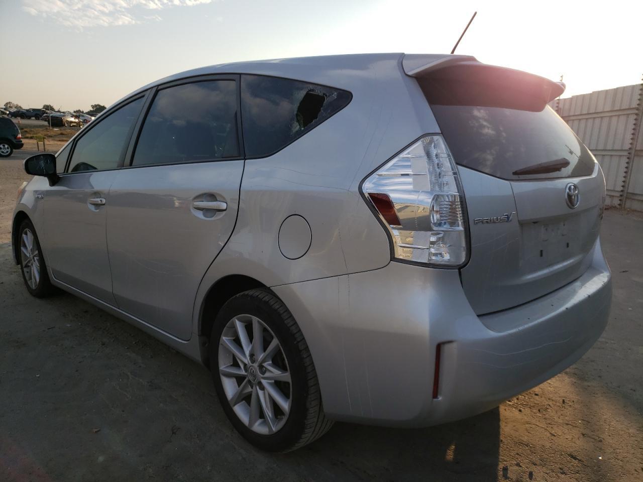 2013 TOYOTA PRIUS V - Image 2