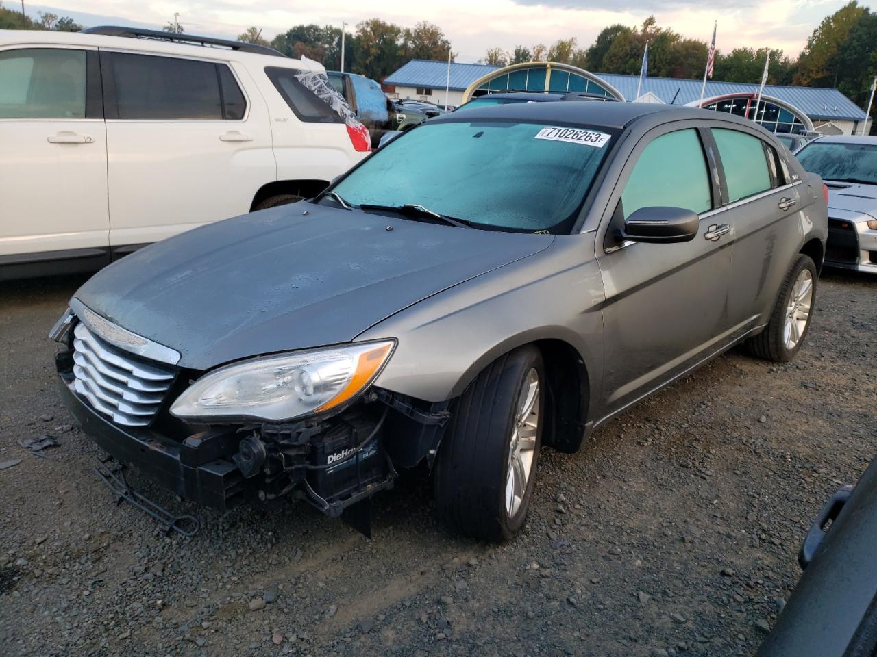 2013 CHRYSLER 200 LX
