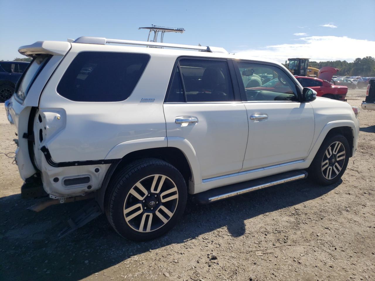 2017 TOYOTA 4RUNNER SR - Image 3