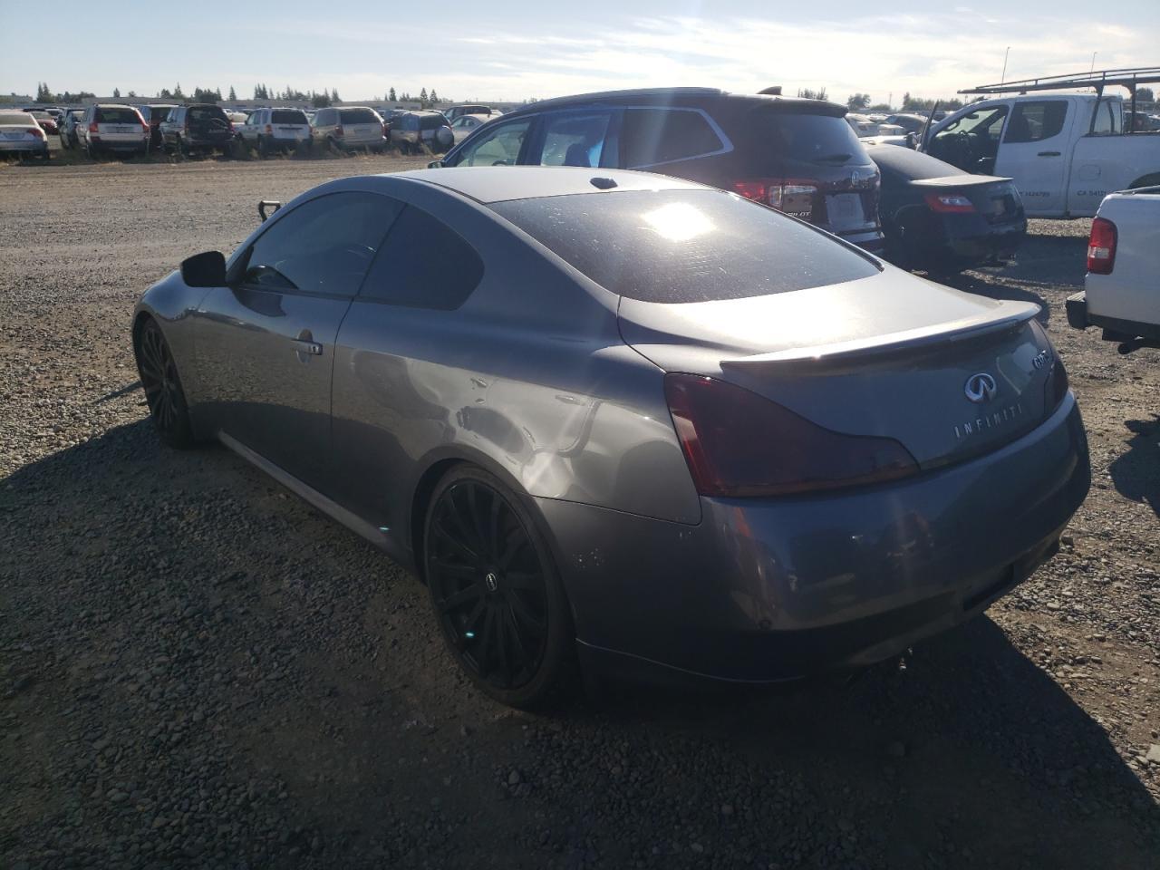 2011 INFINITI G37 - Image 2