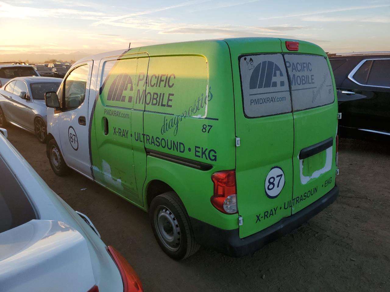 2015 NISSAN NV200 2.5S - Image 2