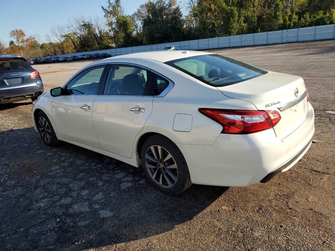 2017 NISSAN ALTIMA 2.5 - Фото 2