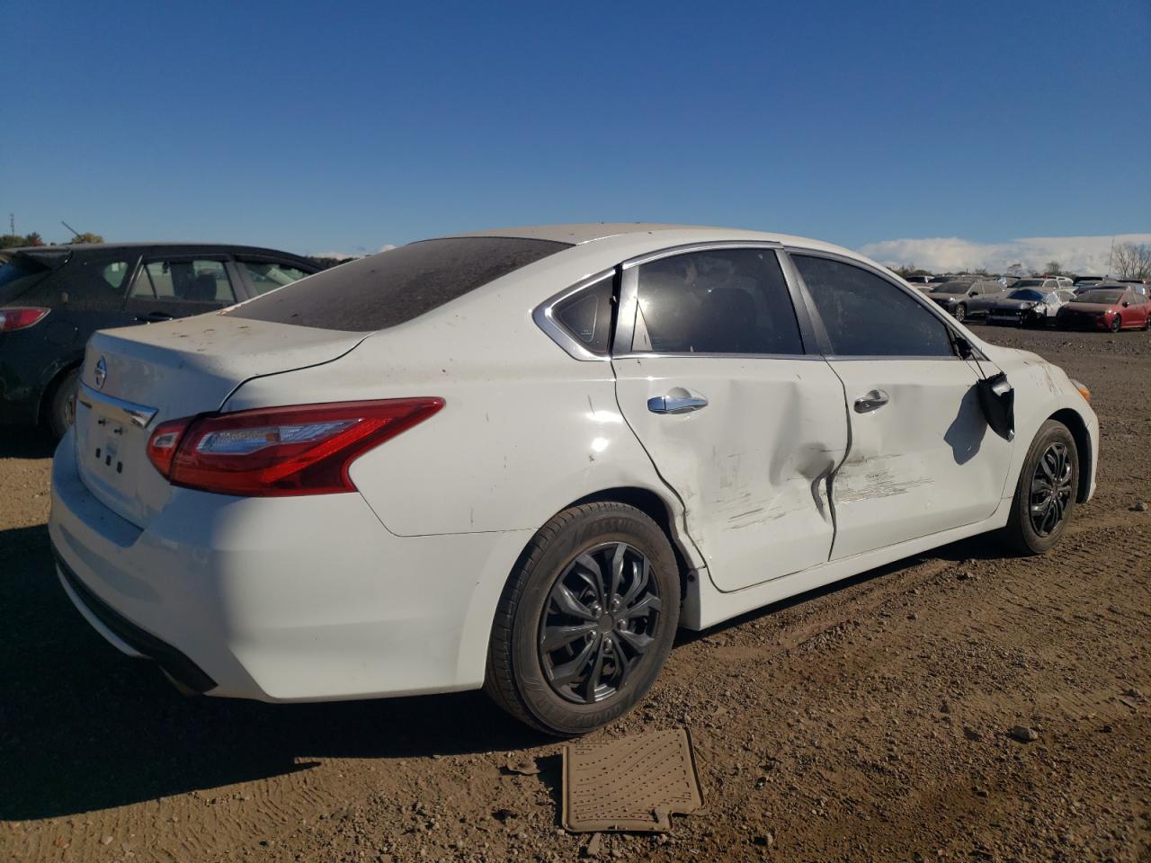 2017 NISSAN ALTIMA 2.5 - Фото 3