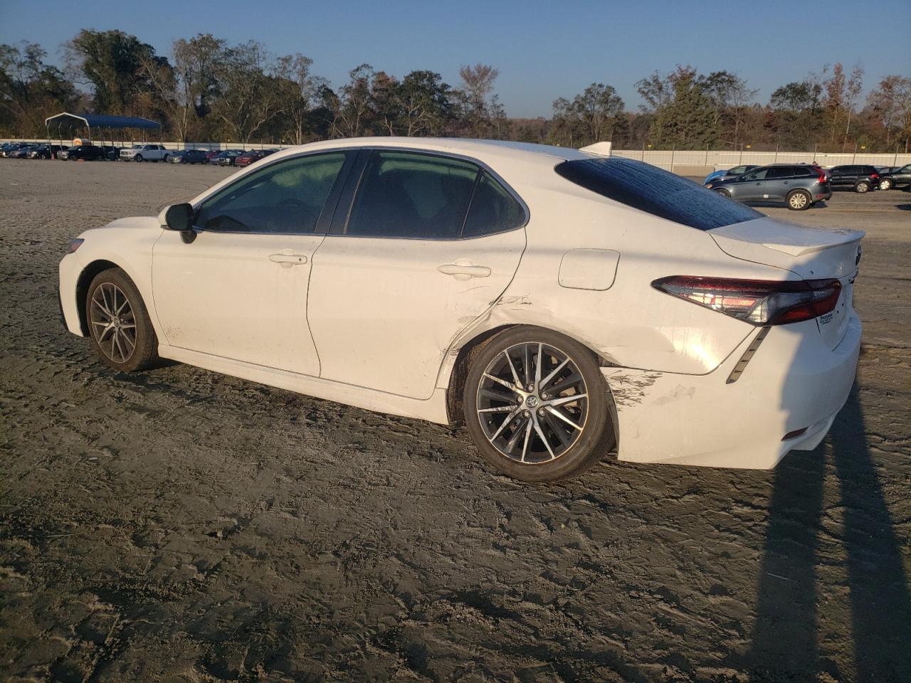 2021 TOYOTA CAMRY SE - Фото 2