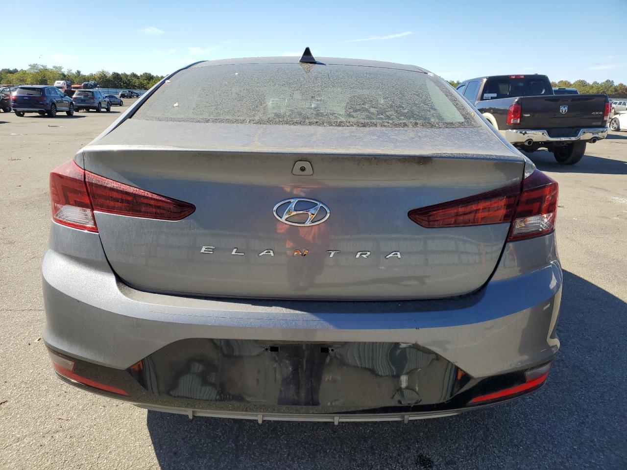 2019 HYUNDAI ELANTRA SE - Фото 6