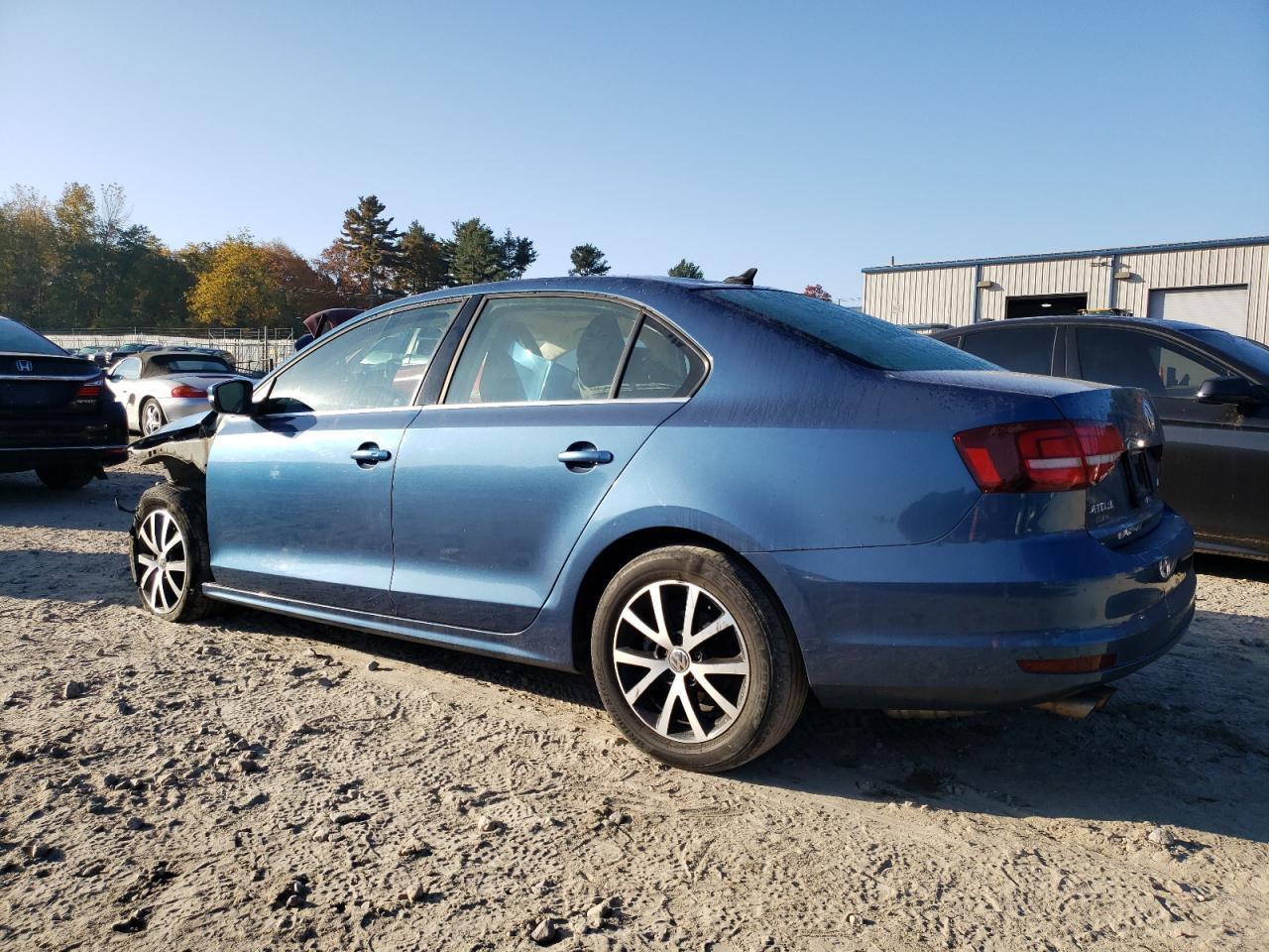 2017 VOLKSWAGEN JETTA SE - Image 2