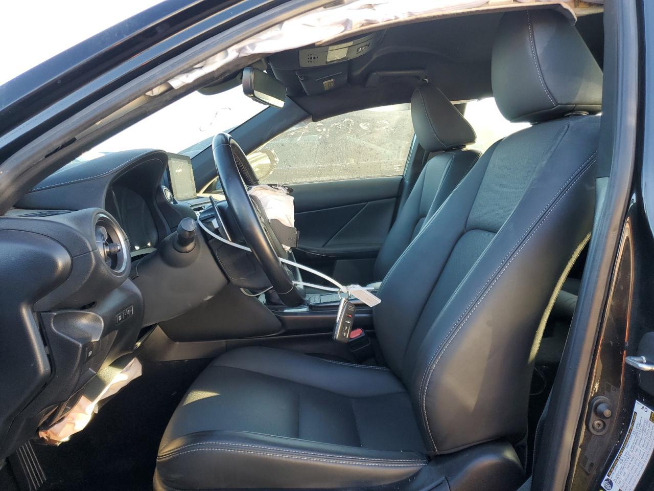 2021 LEXUS IS 300 - Image 7