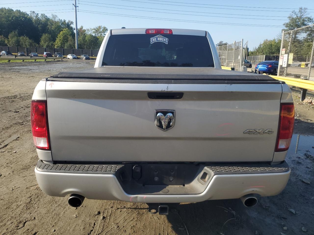 2015 RAM 1500 ST - Image 6