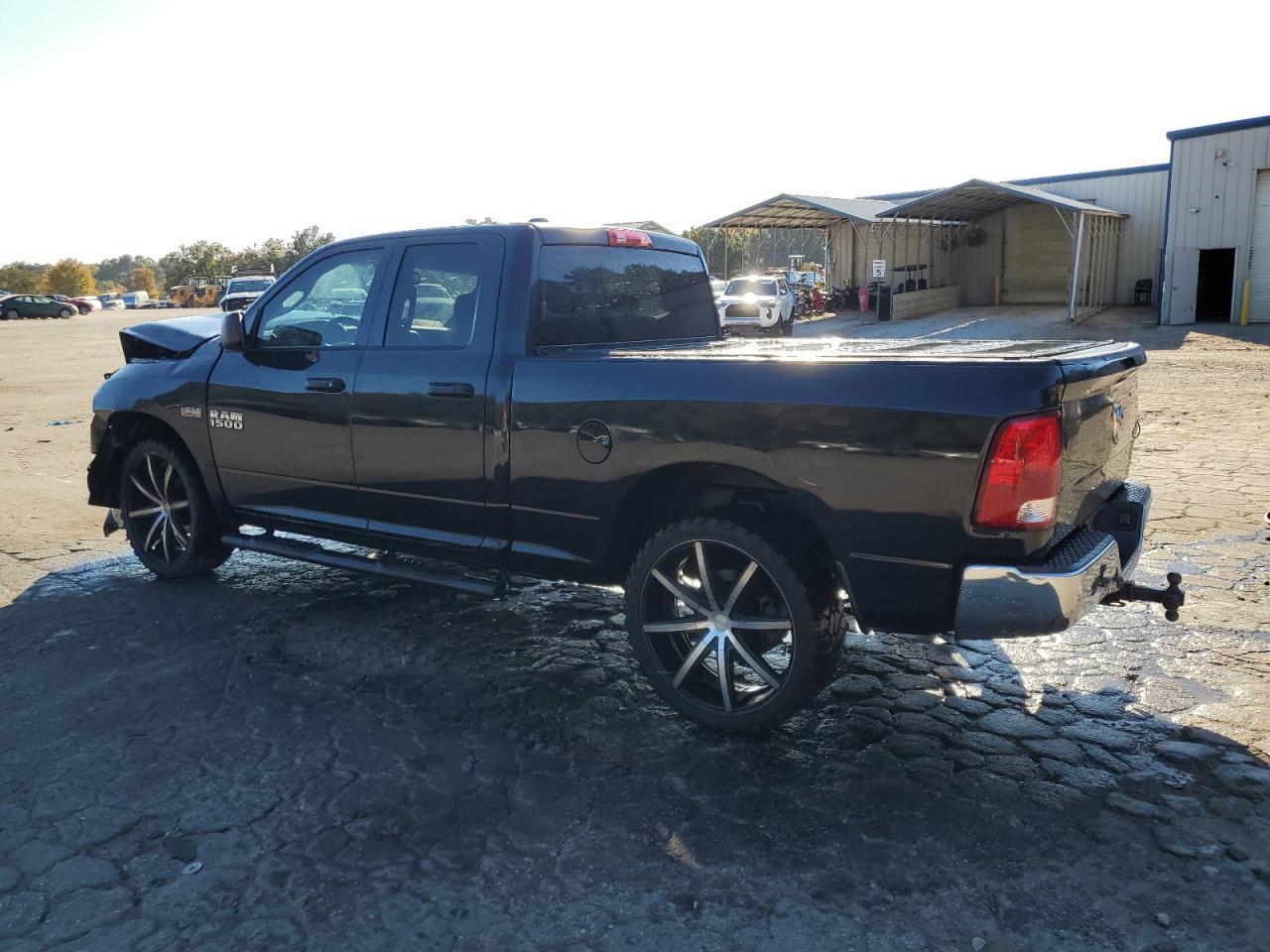 2015 RAM 1500 ST - Фото 2