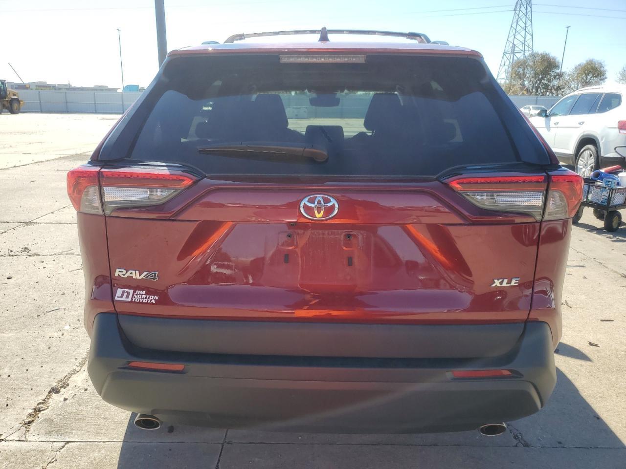 2022 TOYOTA RAV4 XLE - Image 6