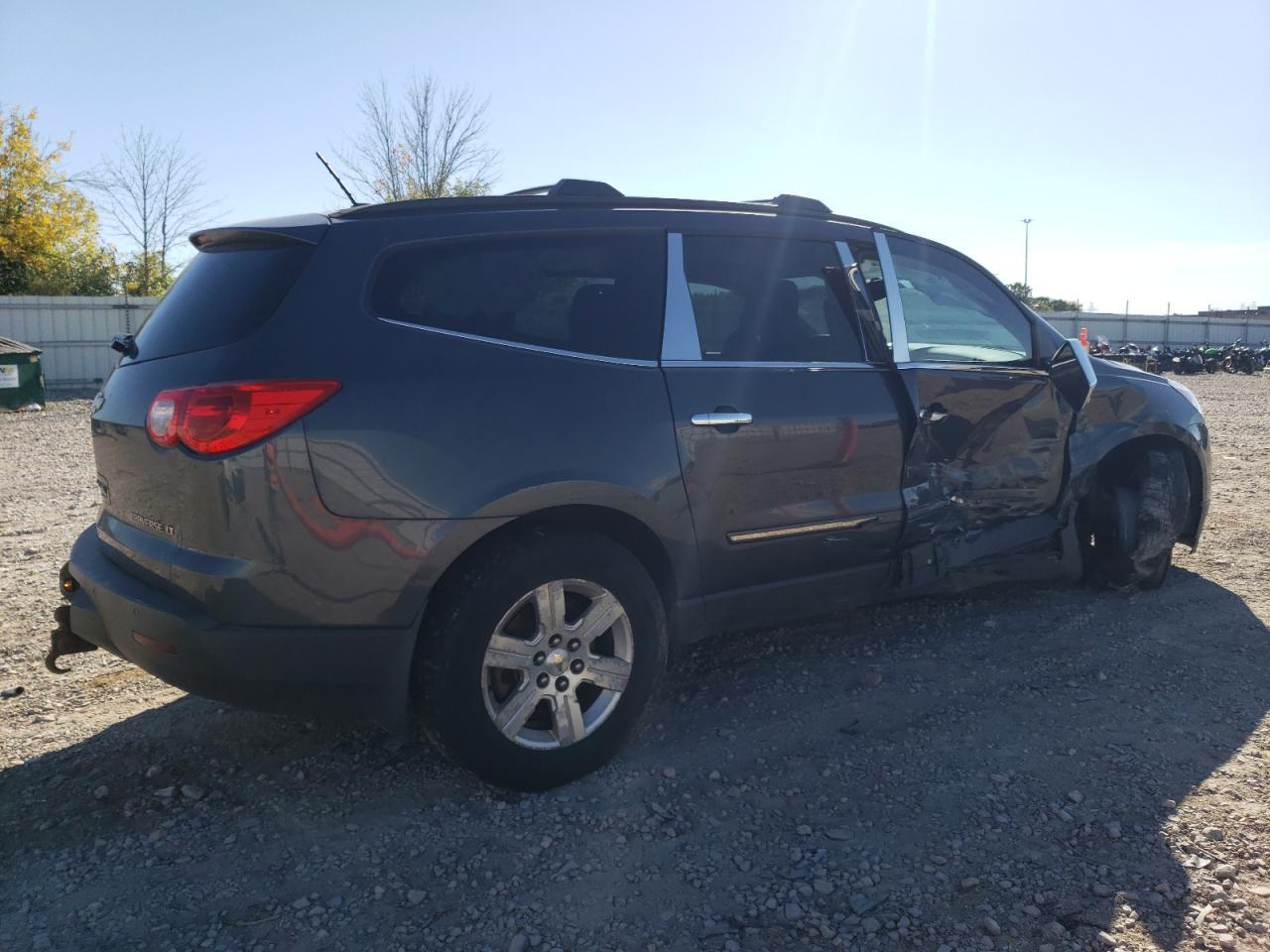 2011 CHEVROLET TRAVERSE L - Image 3