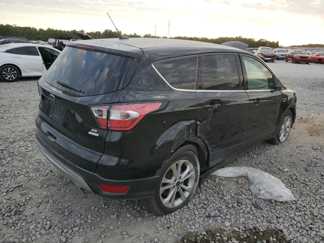 2017 FORD ESCAPE SE - Фото 3