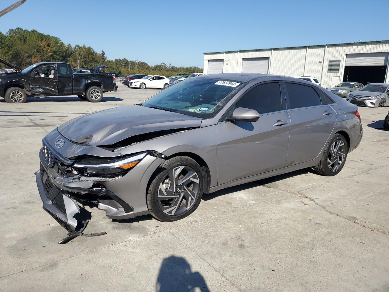 2024 HYUNDAI ELANTRA SE