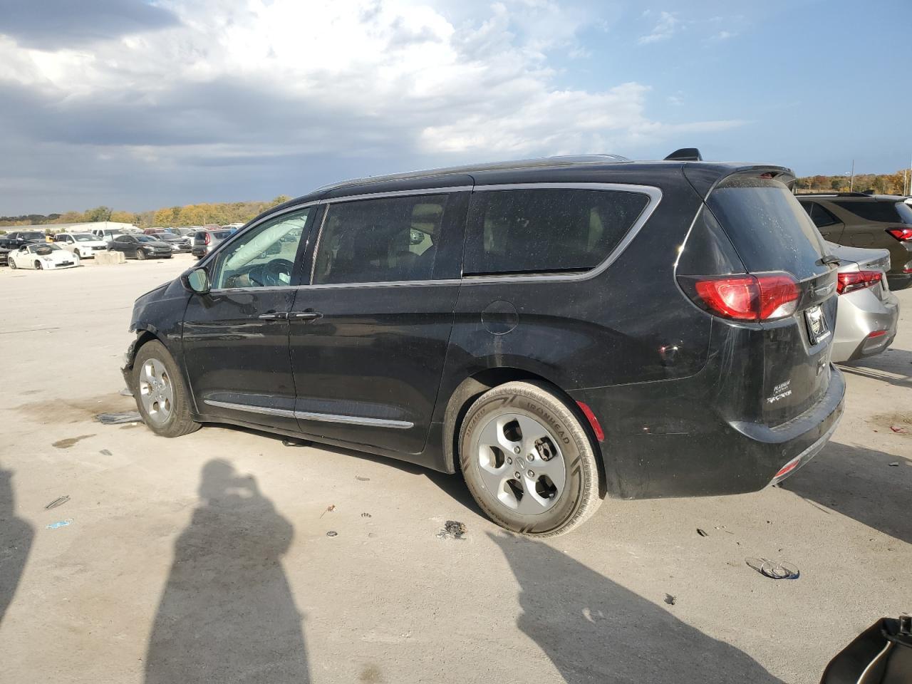 2017 CHRYSLER PACIFICA T - Image 2
