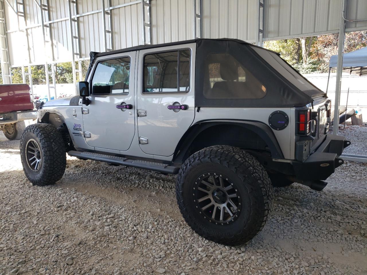 2017 JEEP WRANGLER U - Image 2