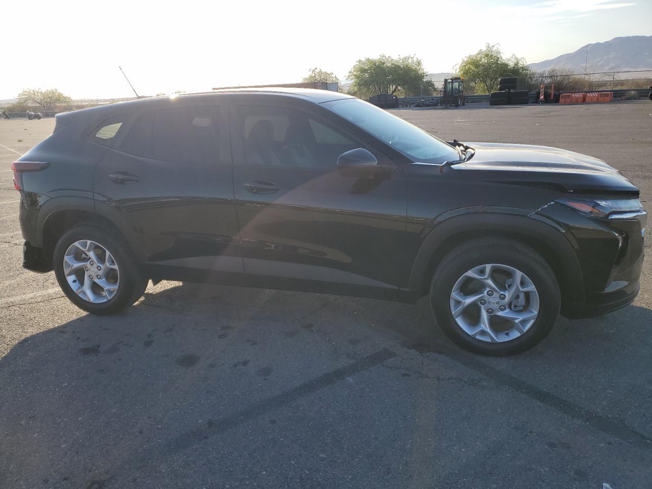 2024 CHEVROLET TRAX LS - Фото 4
