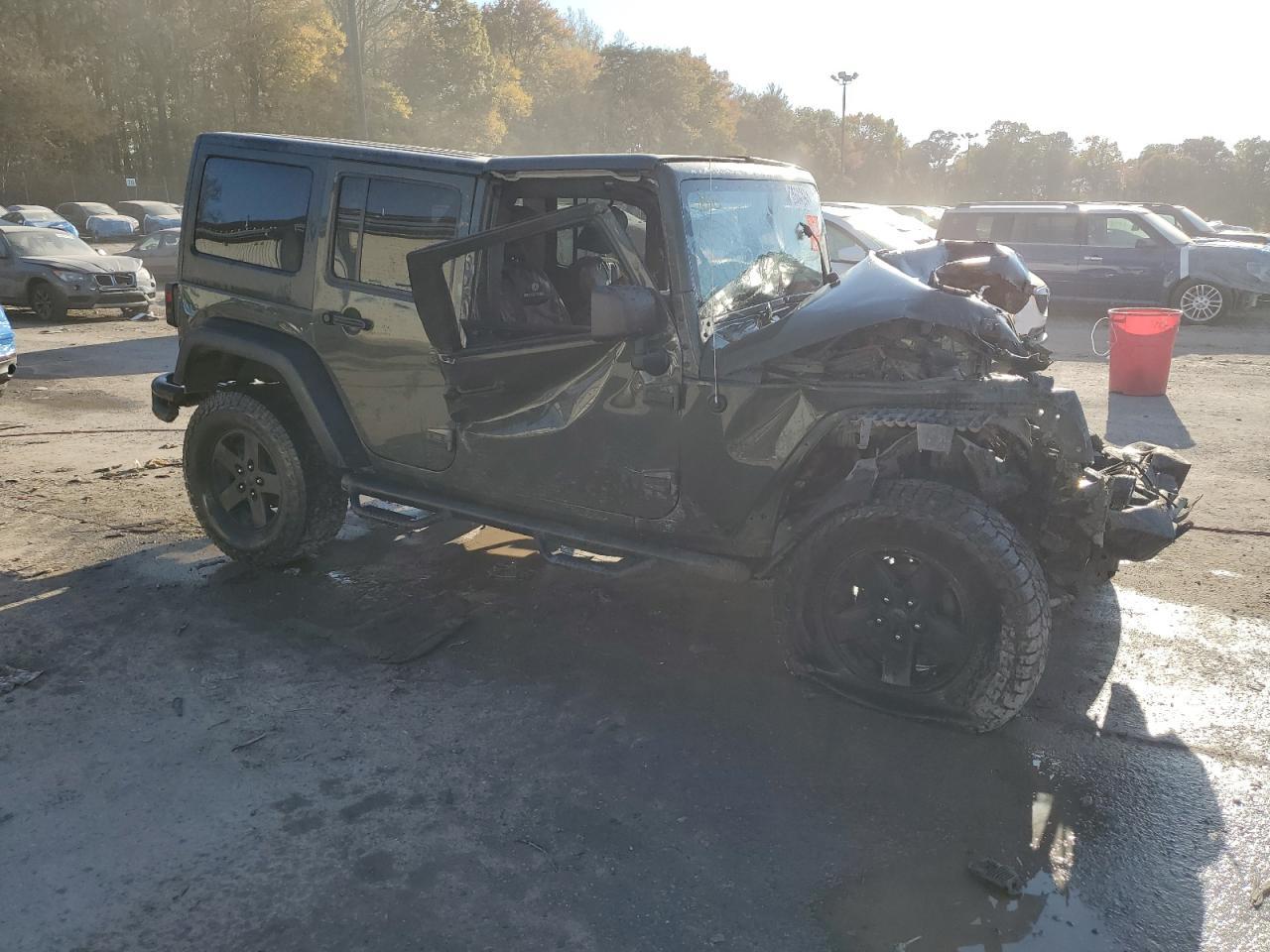 2015 JEEP WRANGLER U - Image 4