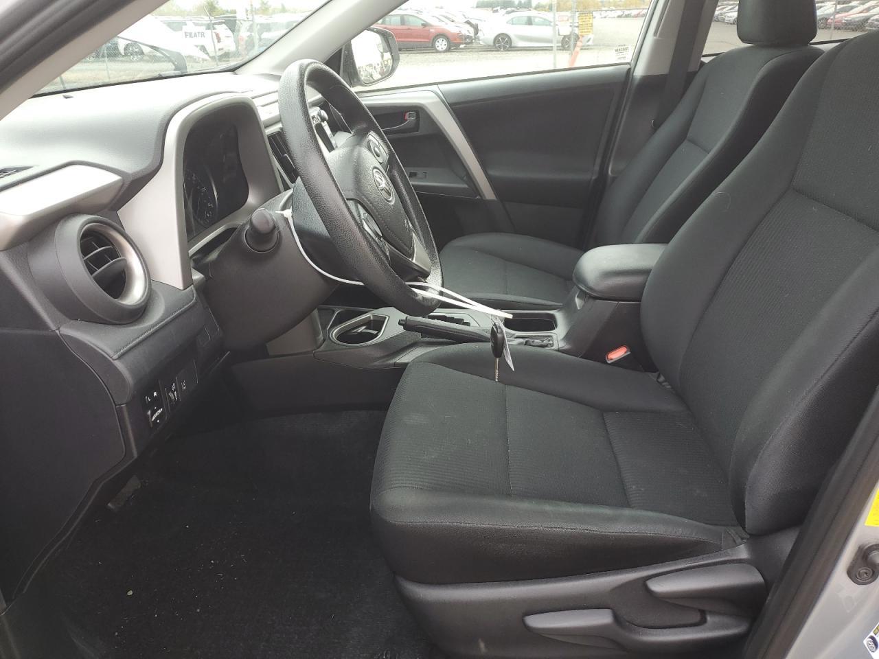 2018 TOYOTA RAV4 LE - Фото 7