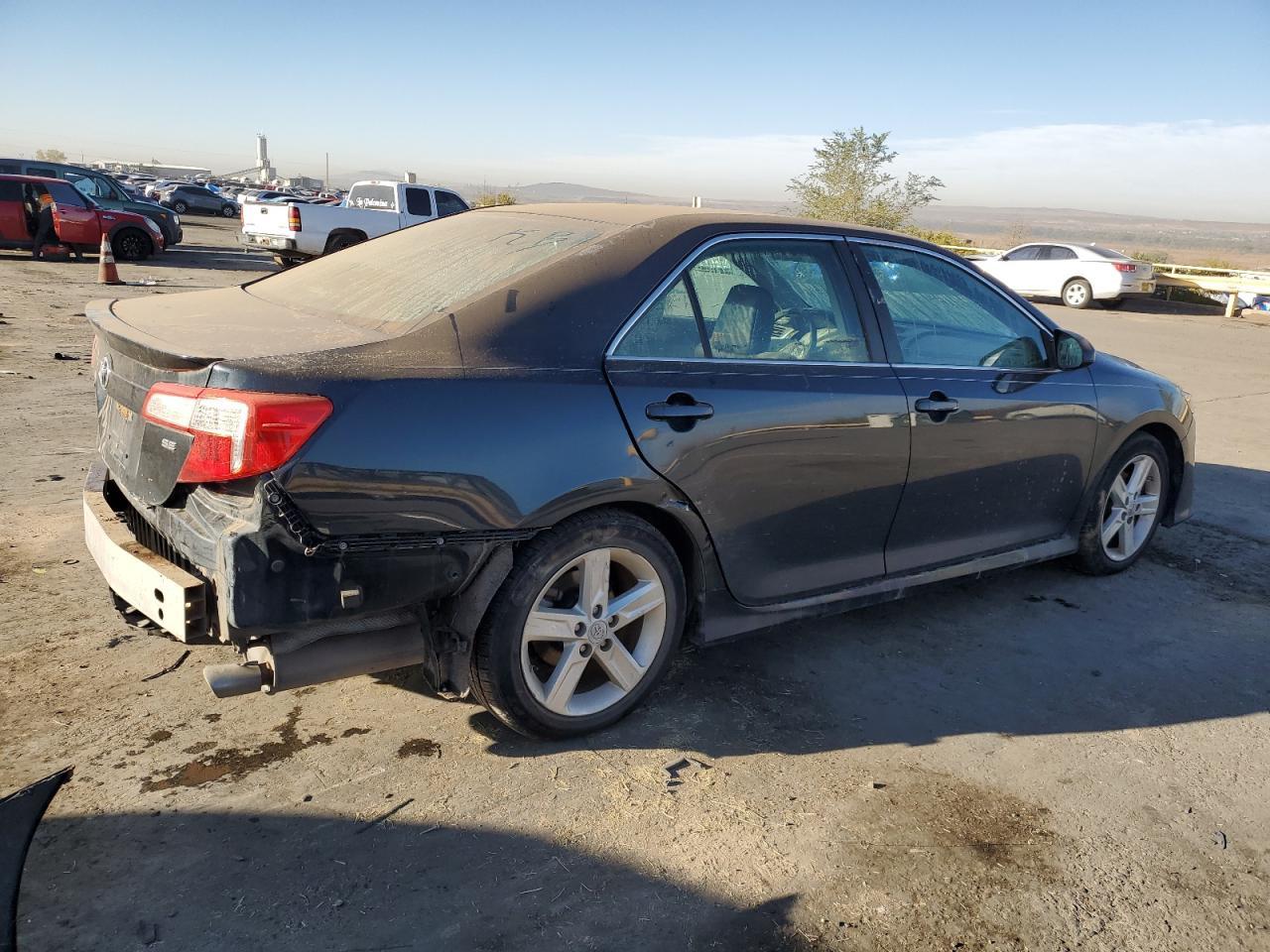 2013 TOYOTA CAMRY L - Фото 3