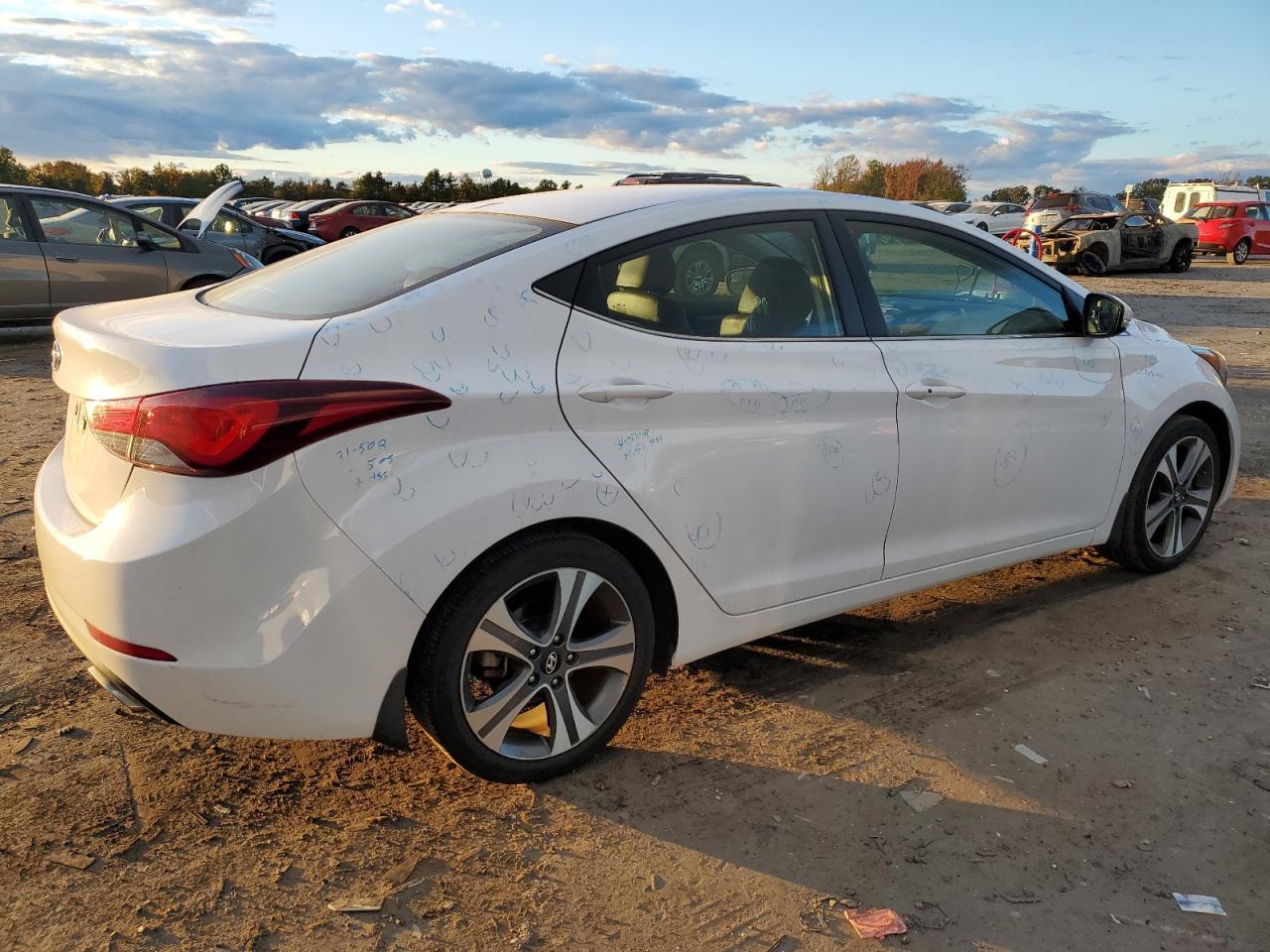2015 HYUNDAI ELANTRA SE - Image 3