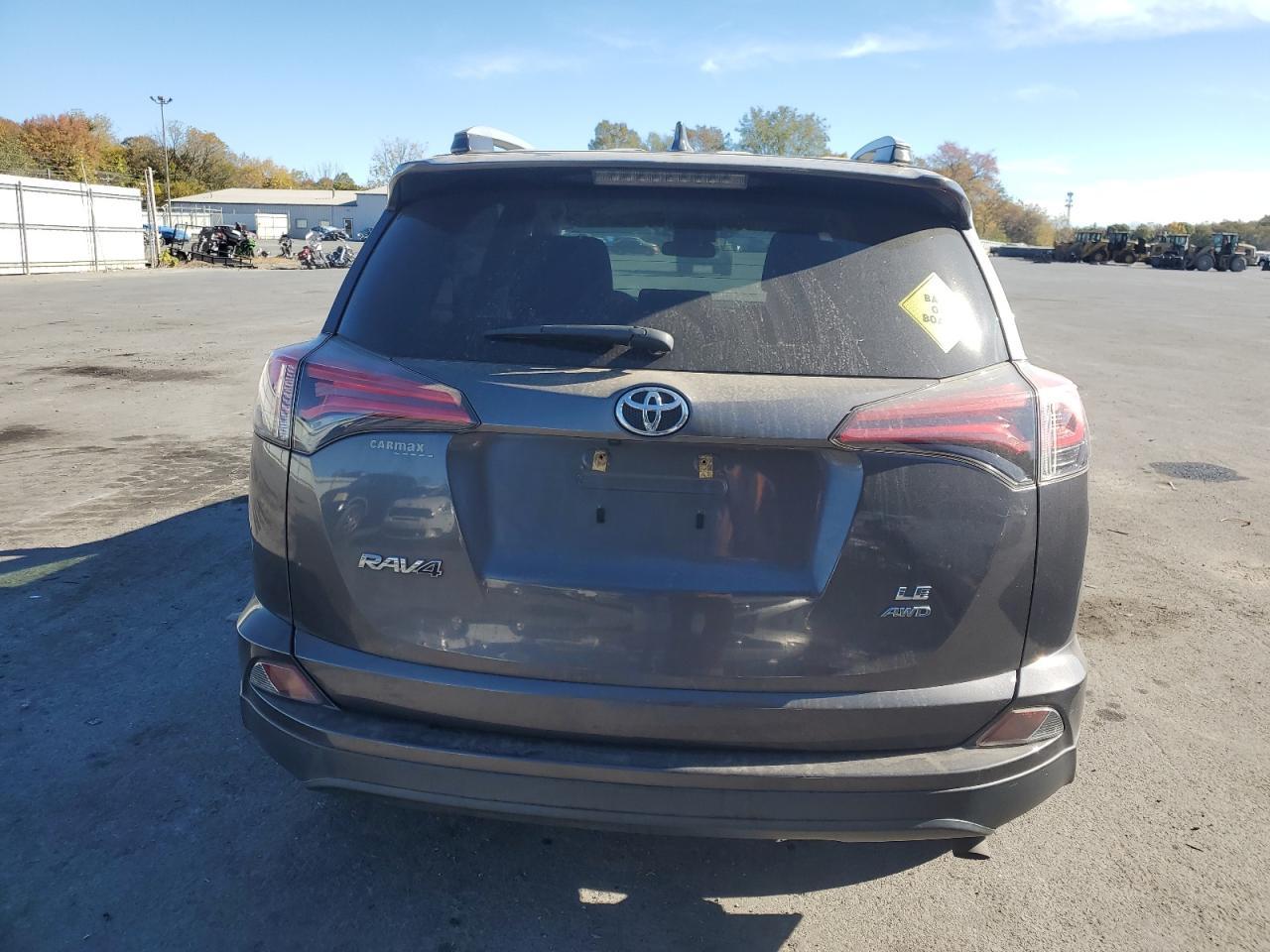 2018 TOYOTA RAV4 LE - Image 6