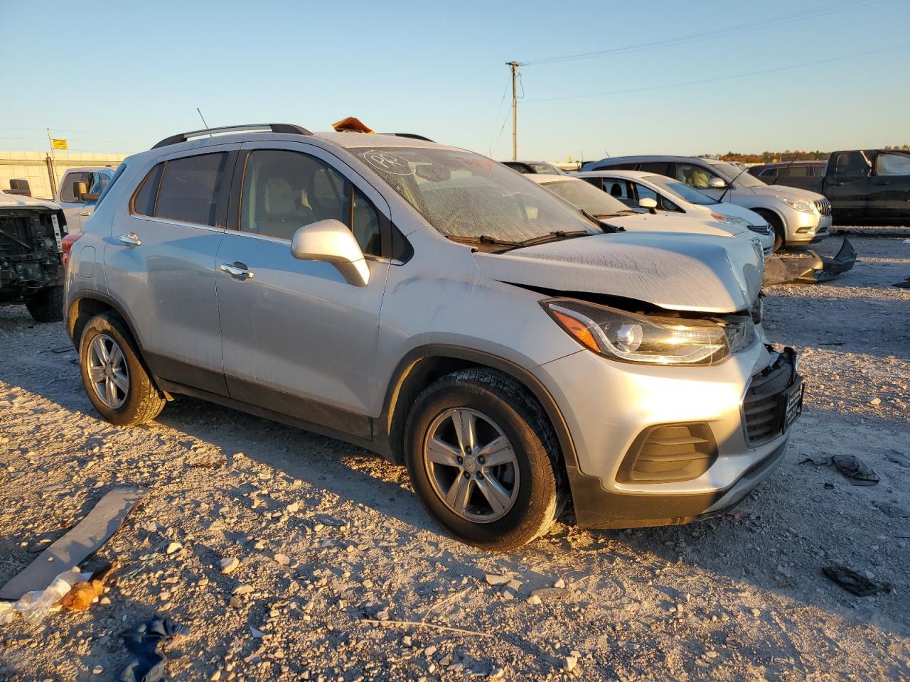2019 CHEVROLET TRAX 1LT - Фото 4