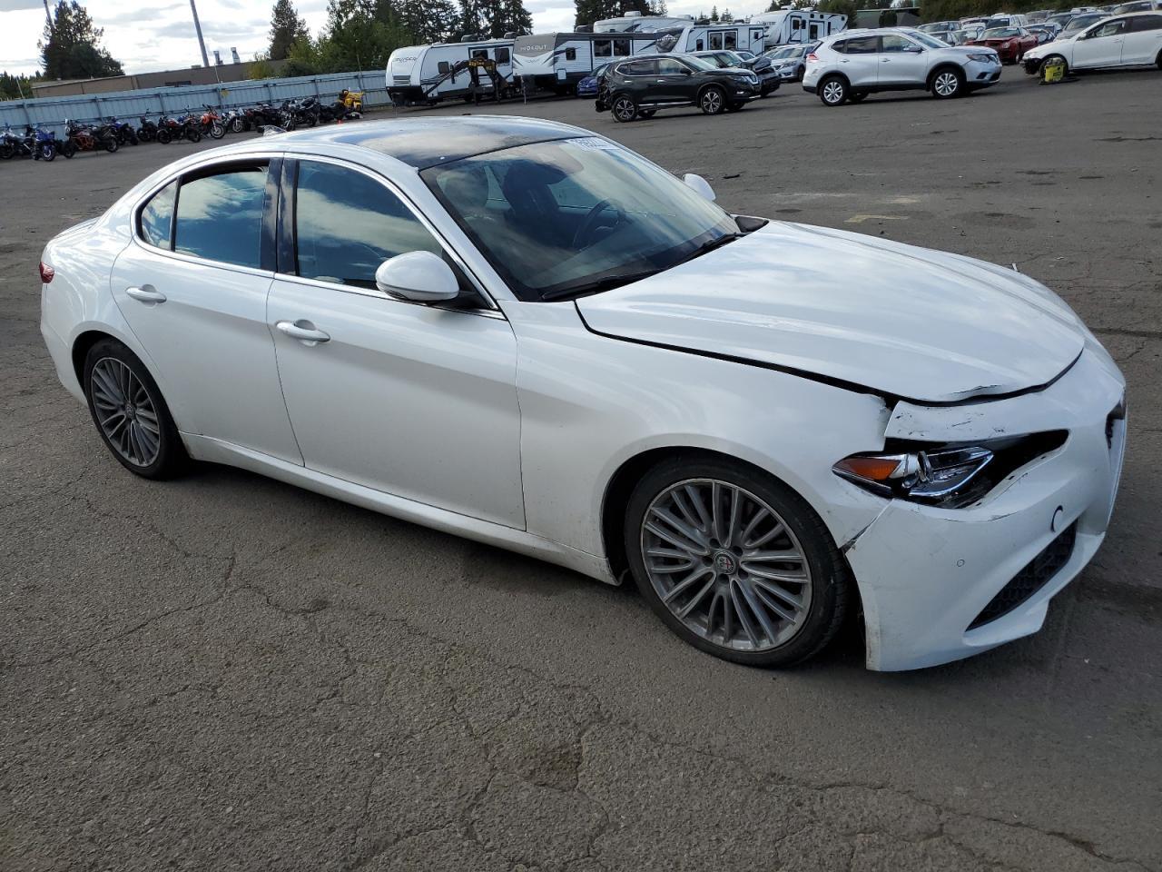 2017 ALFA ROMEO GIULIA TI - Фото 4