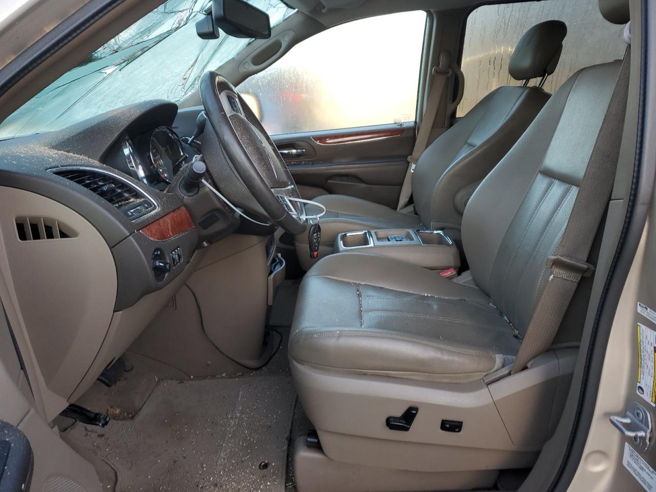 2014 CHRYSLER TOWN & COU - Image 7