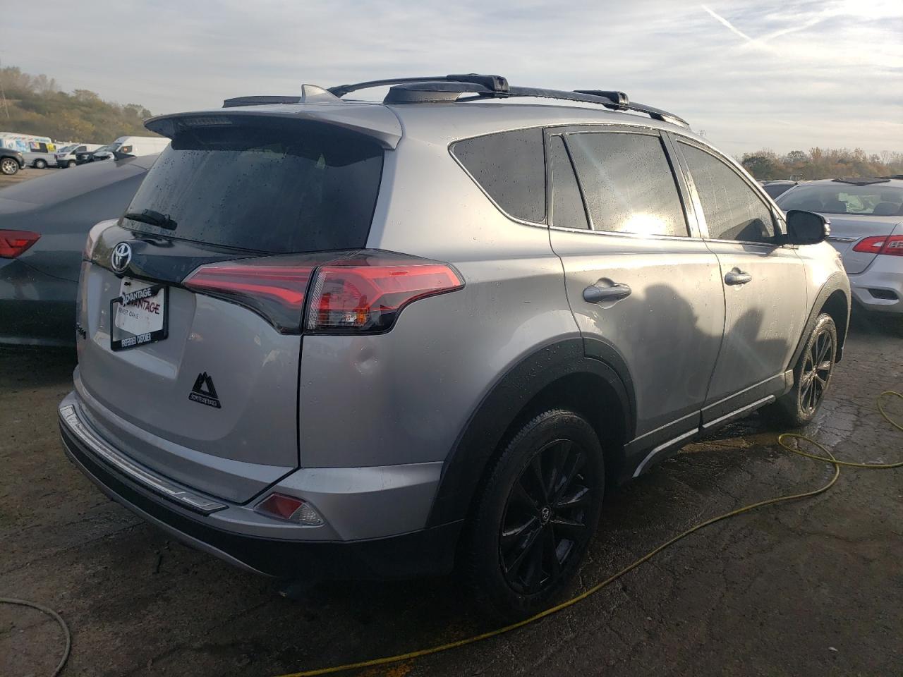 2018 TOYOTA RAV4 ADVEN - Фото 3