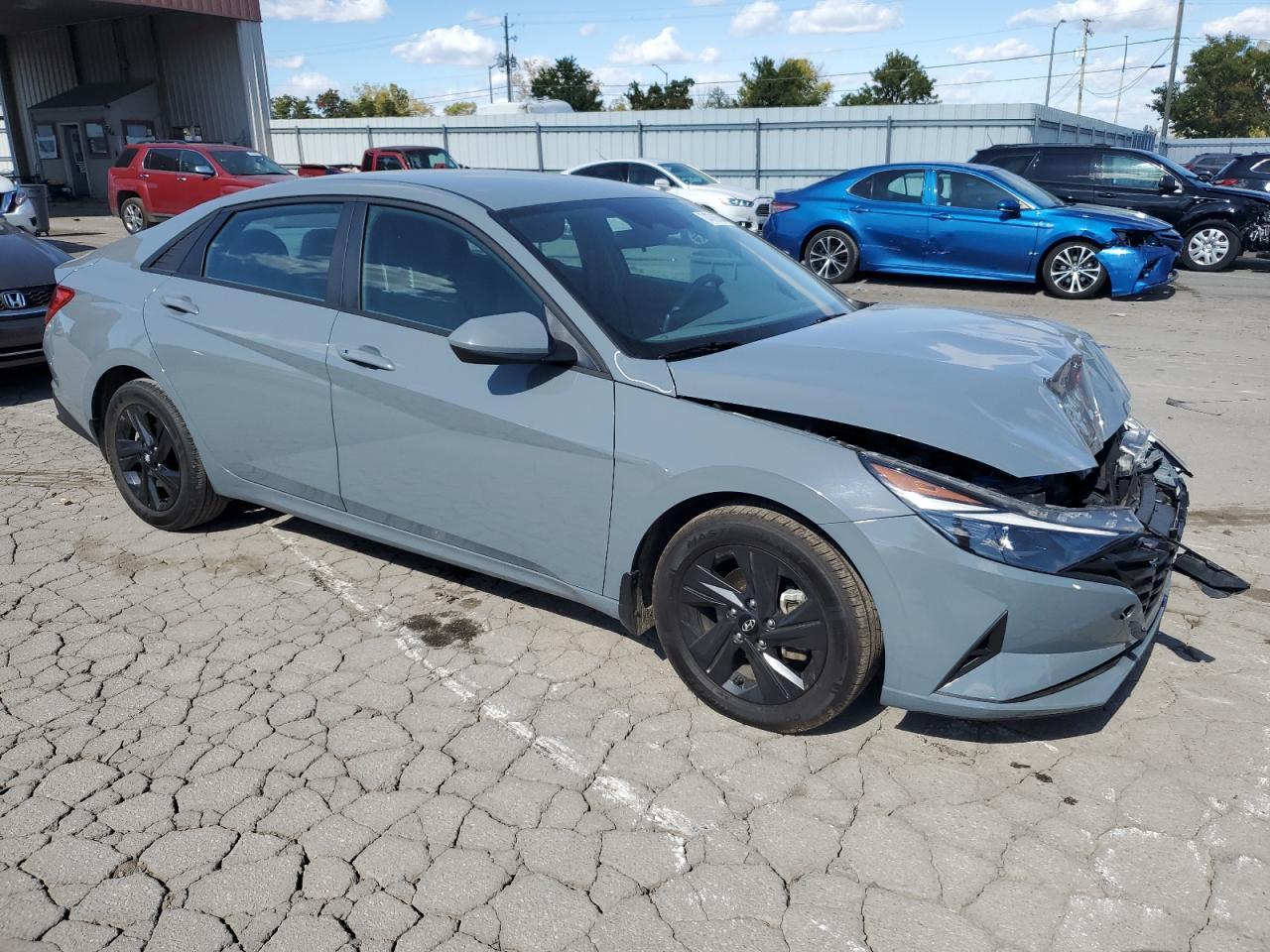2022 HYUNDAI ELANTRA SE - Фото 4