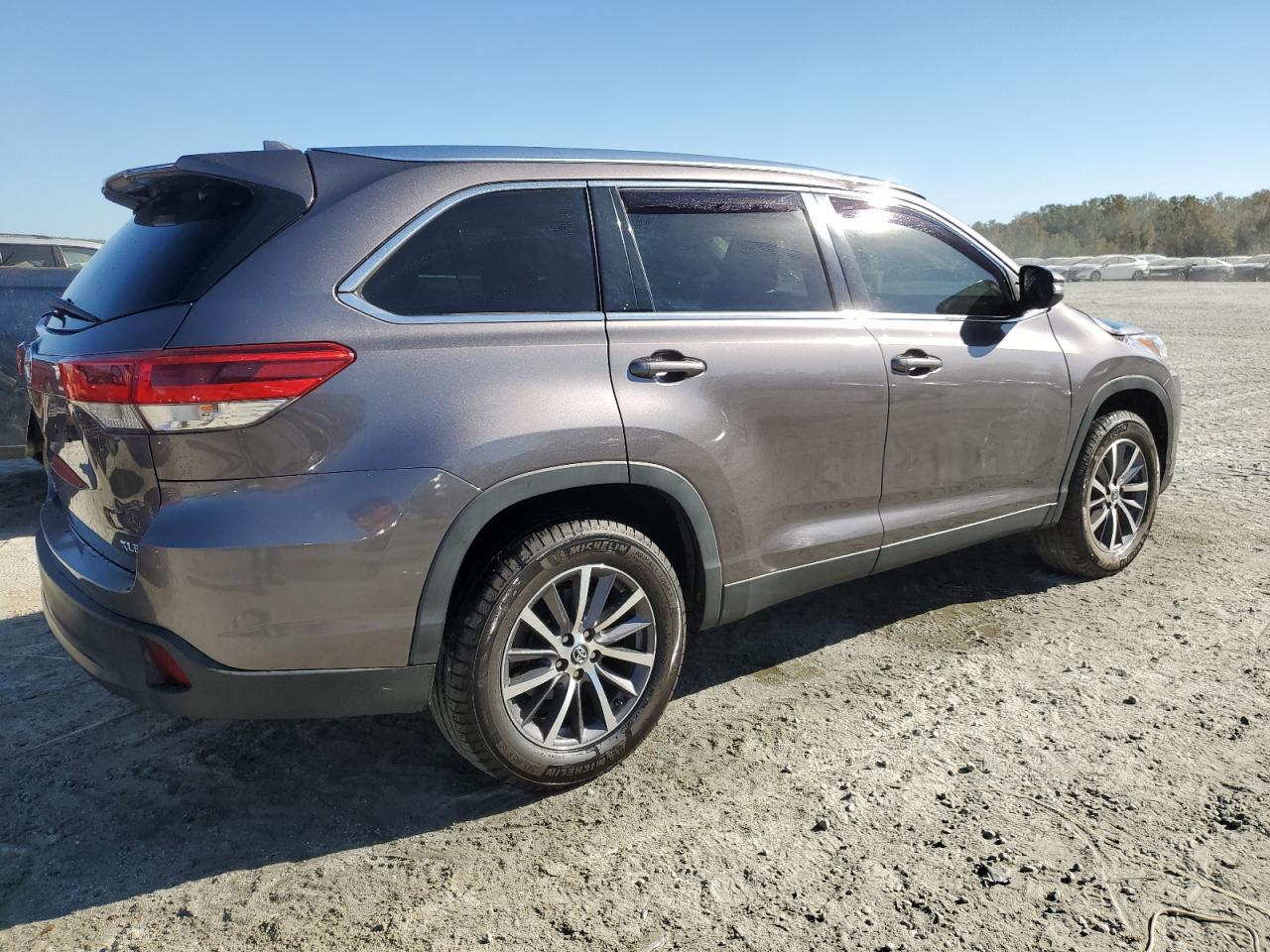 2019 TOYOTA HIGHLANDER - Image 3