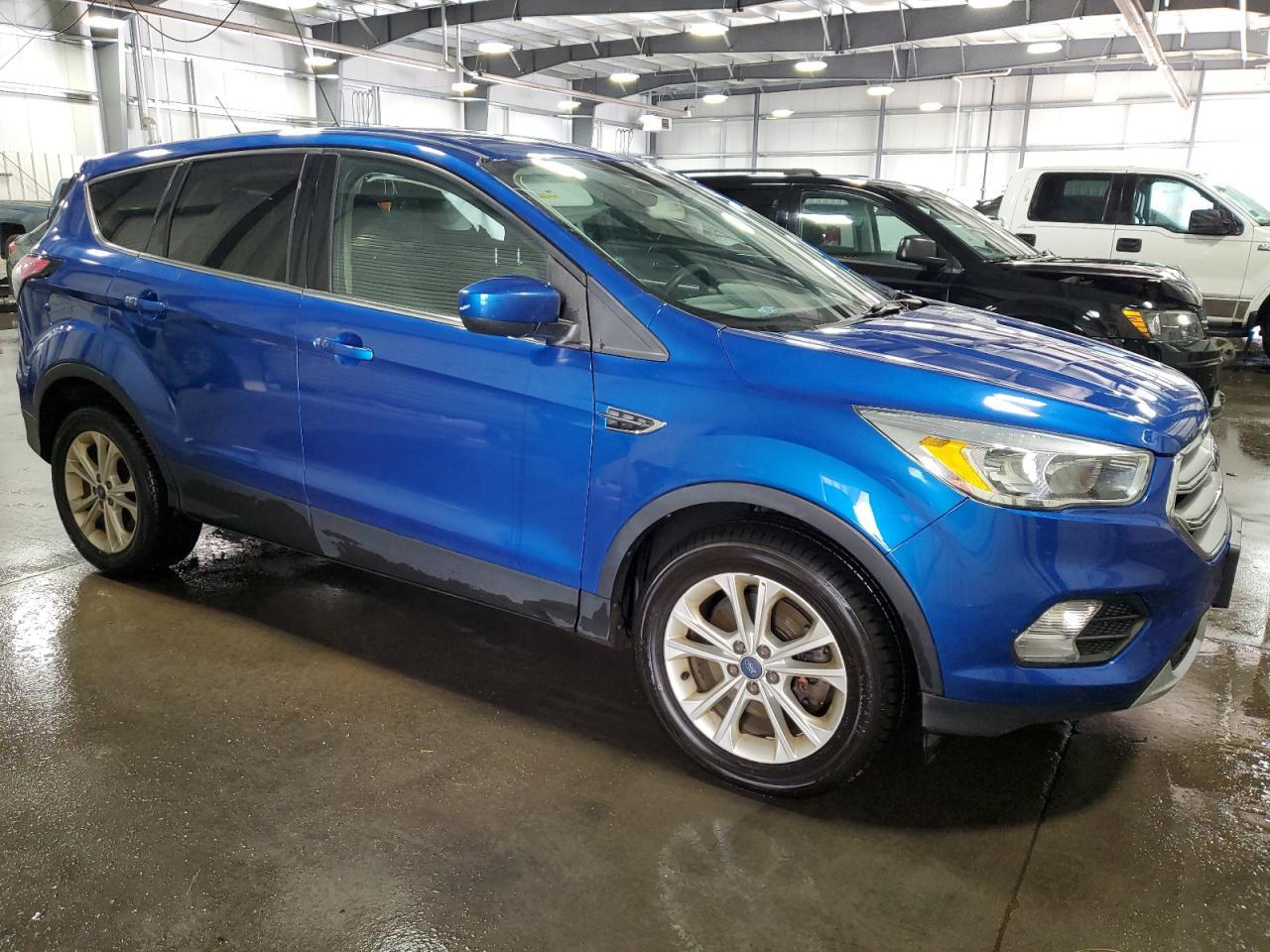 2017 FORD ESCAPE SE - Image 4