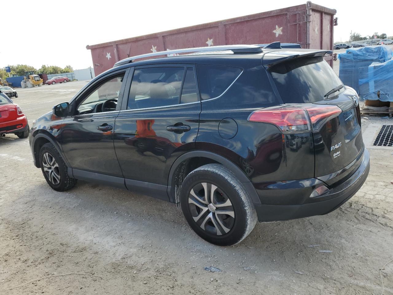 2018 TOYOTA RAV4 LE - Image 2