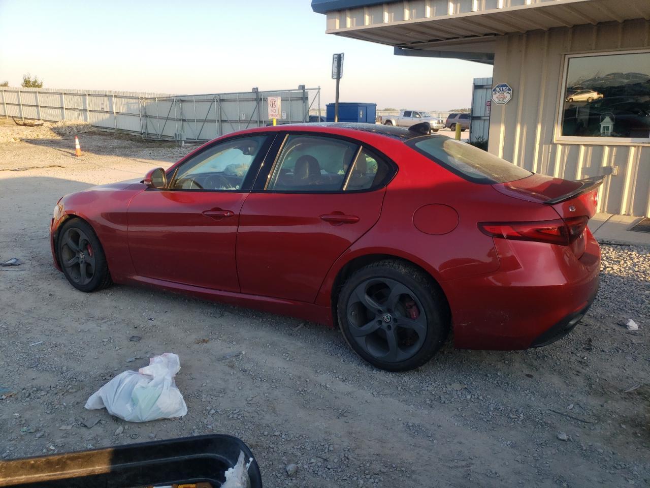 2017 ALFA ROMEO GIULIA TI - Фото 2