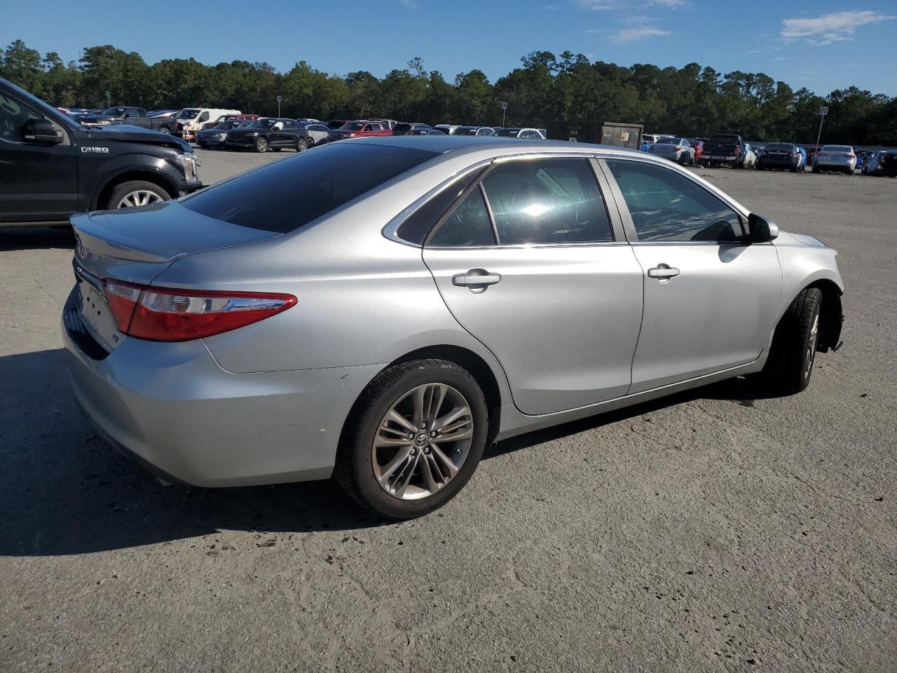 2016 TOYOTA CAMRY LE - Фото 3
