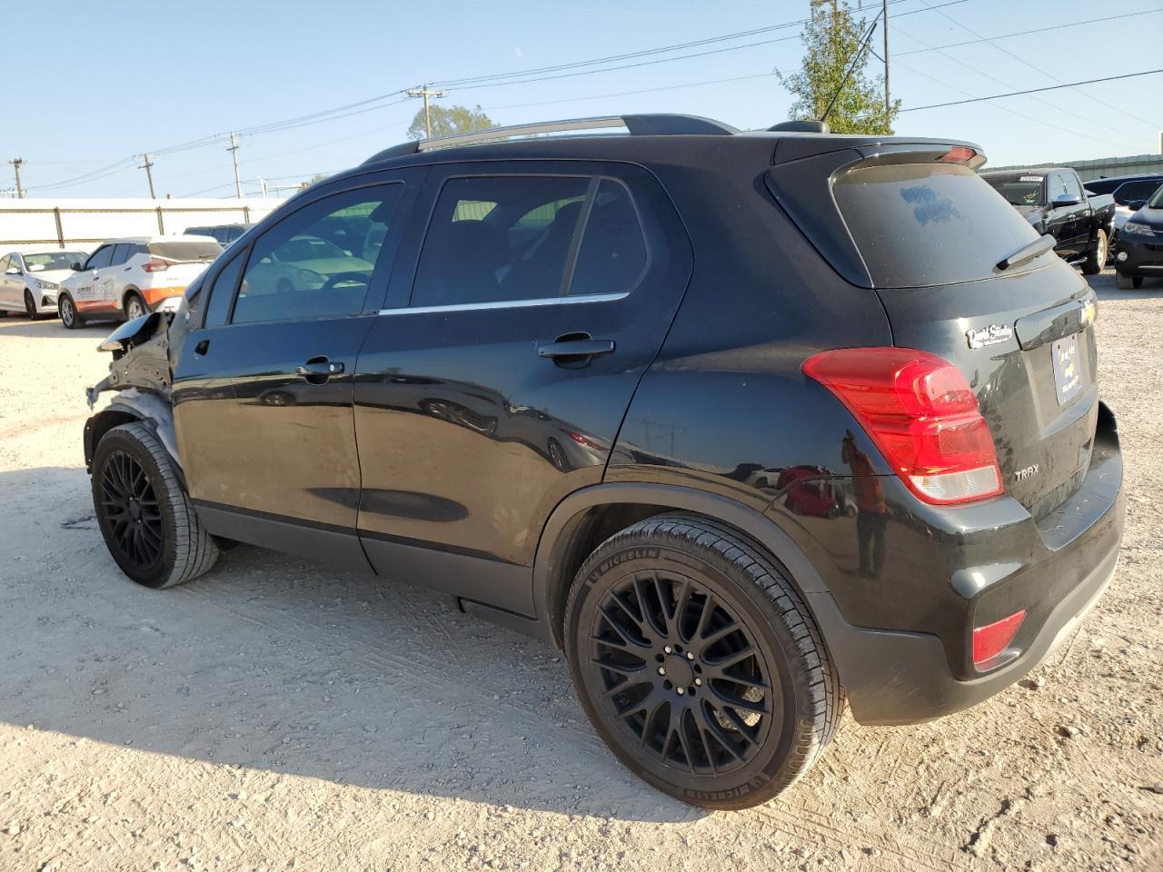 2019 CHEVROLET TRAX 1LT - Image 2