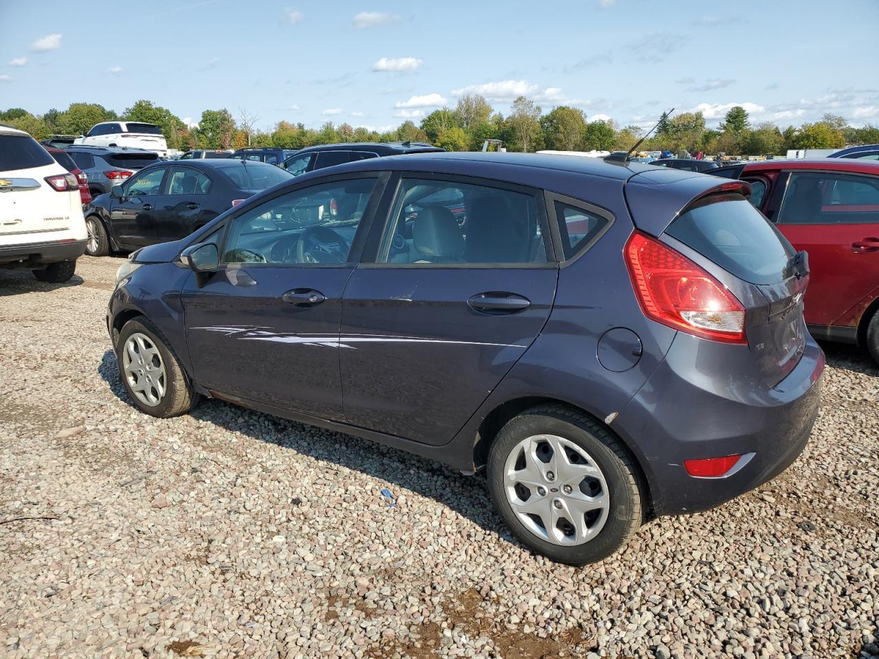 2013 FORD FIESTA SE - Image 2