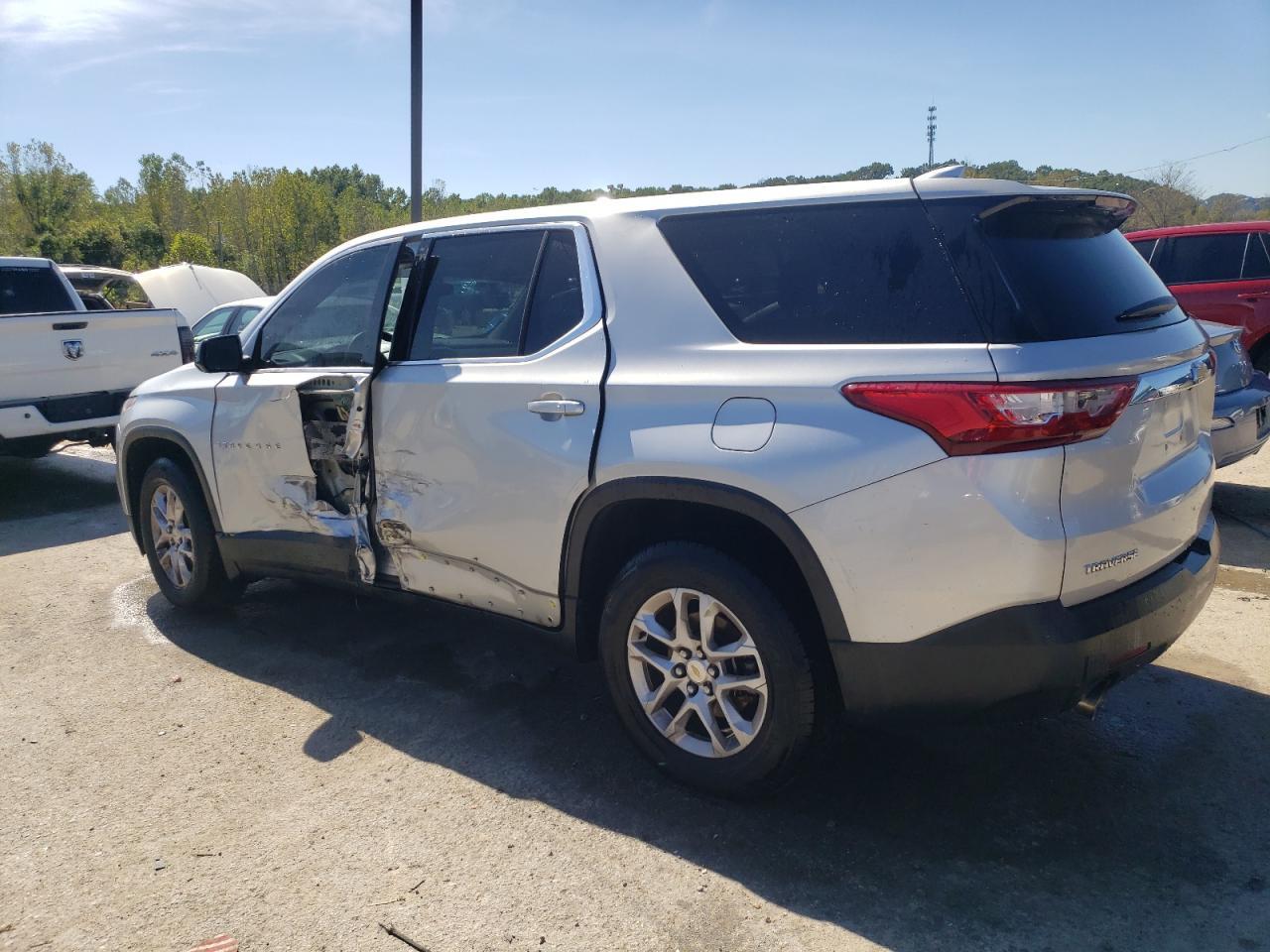 2018 CHEVROLET TRAVERSE L - Image 2