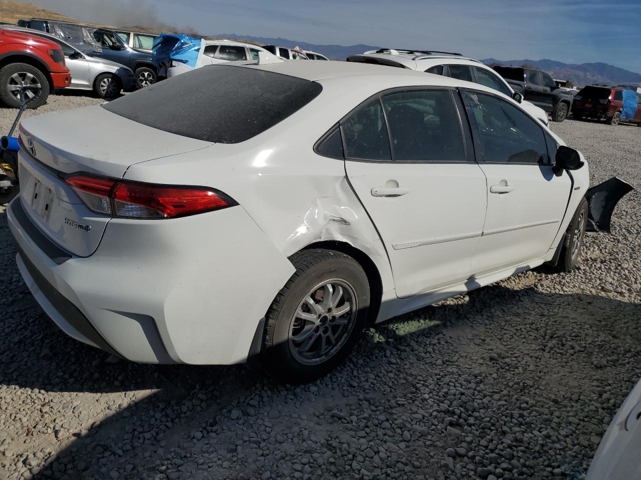 2021 TOYOTA COROLLA LE - Фото 3