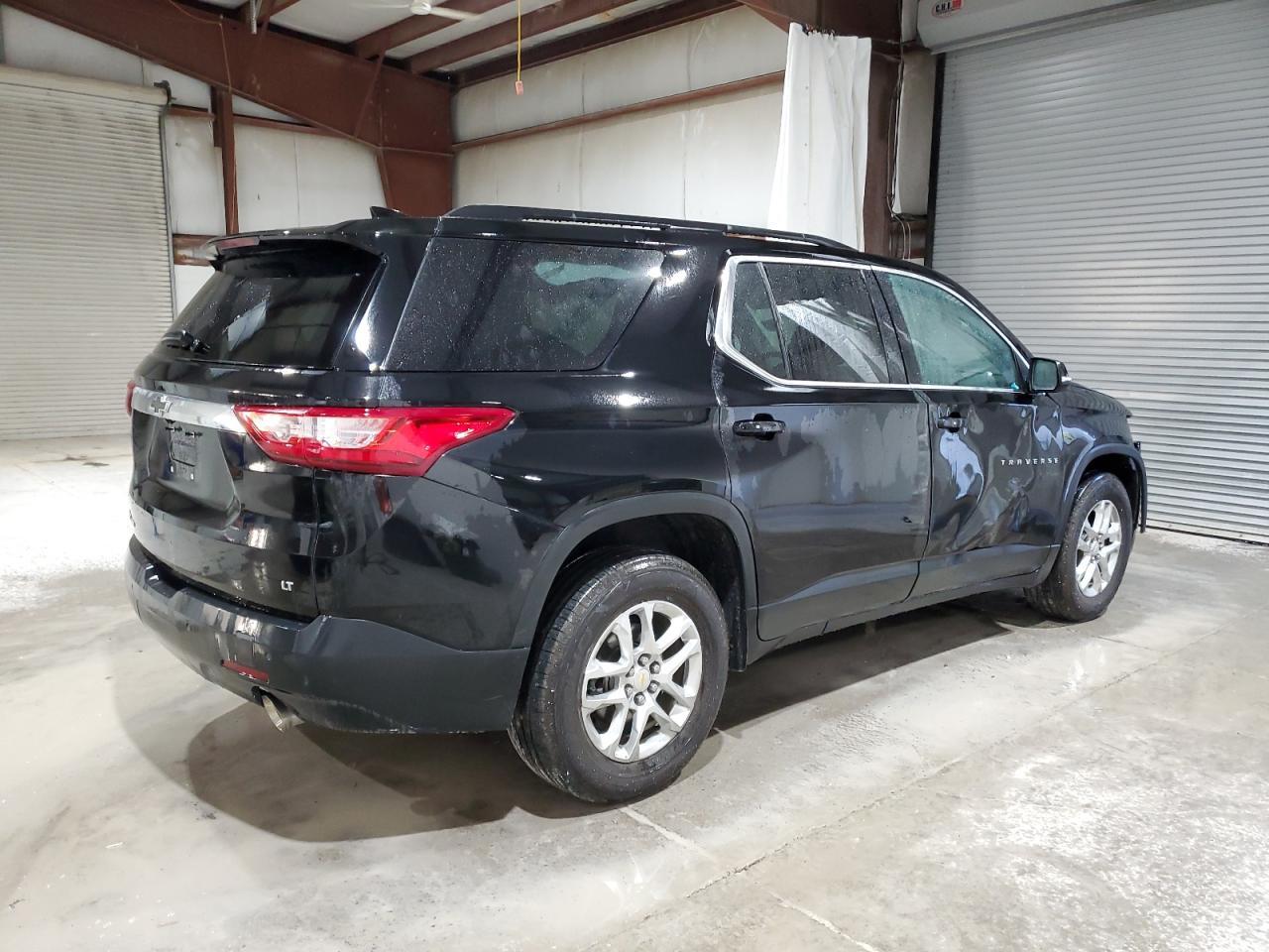 2021 CHEVROLET TRAVERSE L - Фото 3