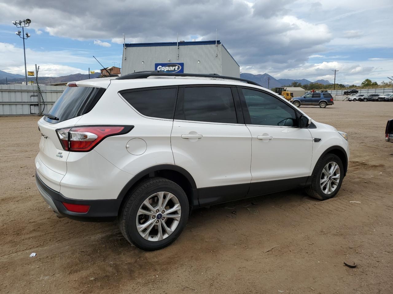 2017 FORD ESCAPE SE - Фото 3