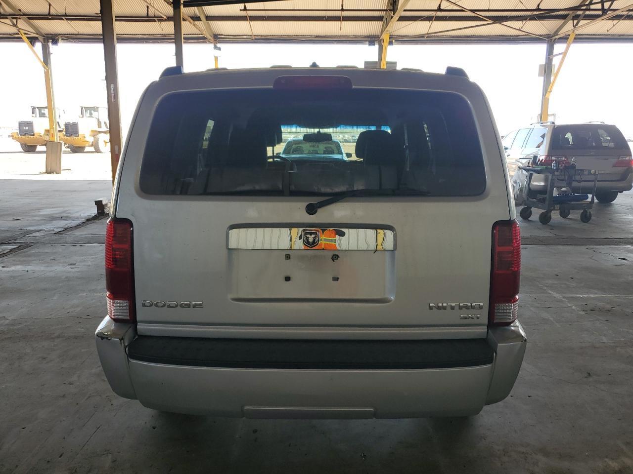 2010 DODGE NITRO SXT - Фото 6