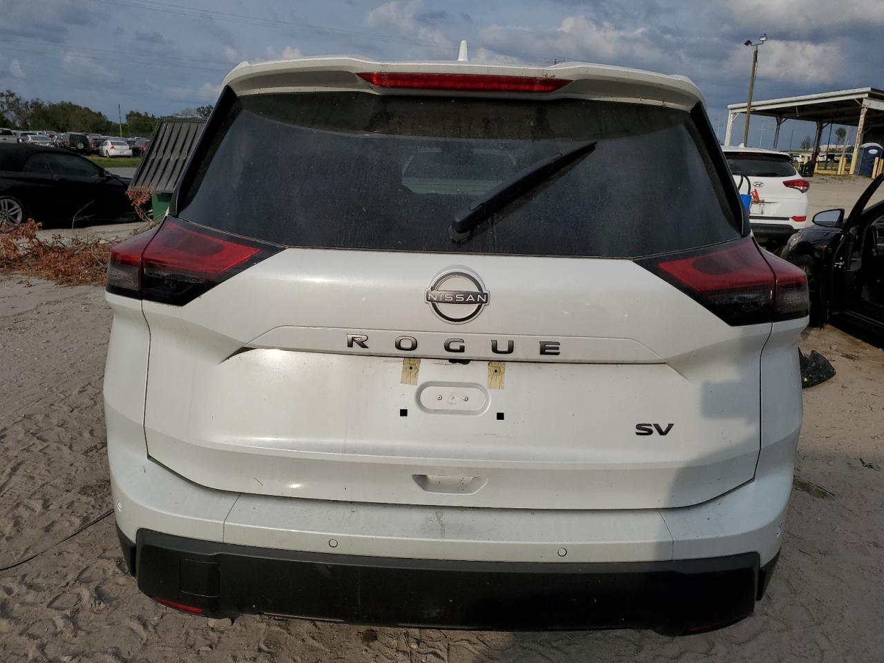 2024 NISSAN ROGUE SV - Image 6
