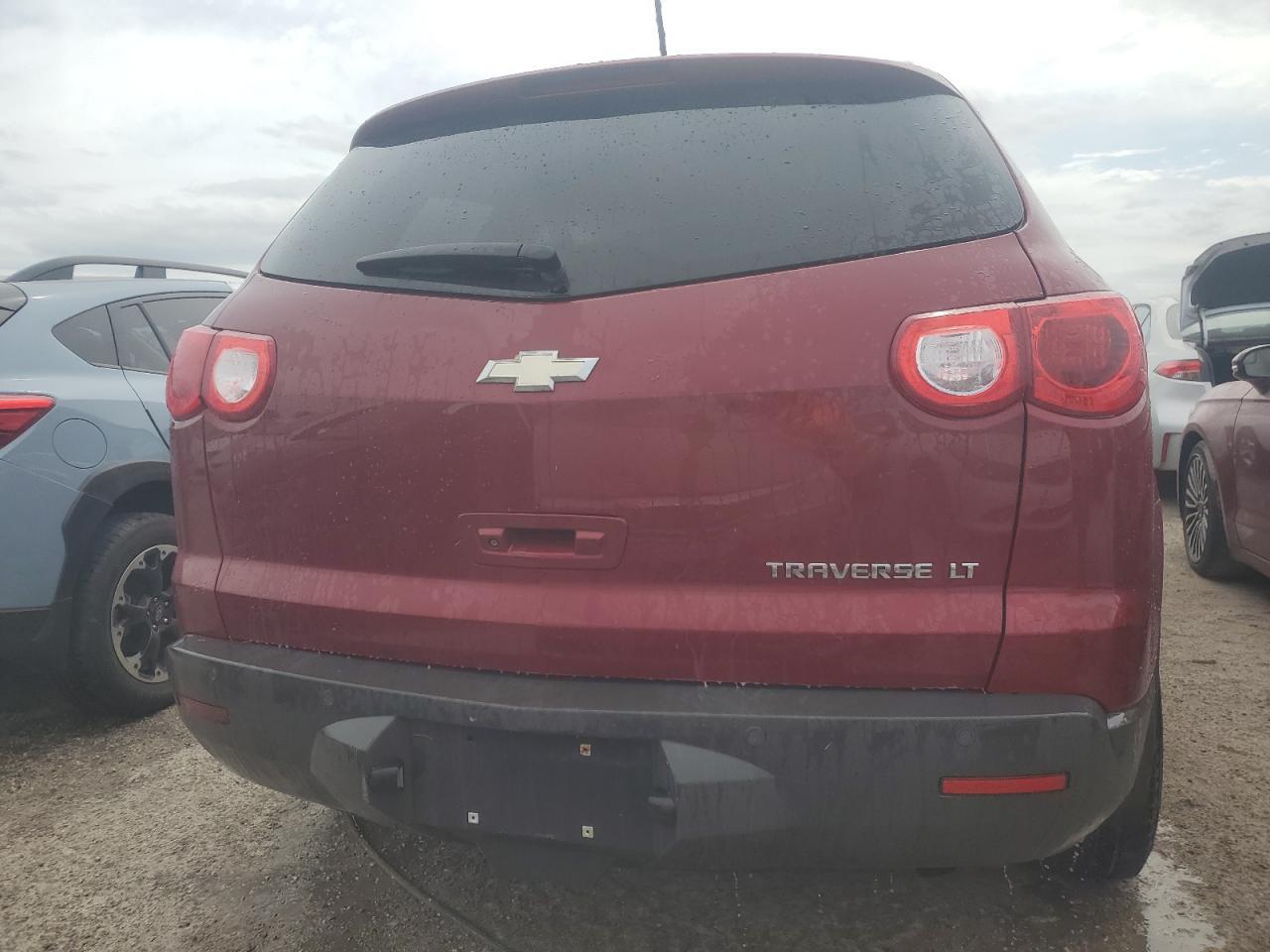 2011 CHEVROLET TRAVERSE L - Фото 6