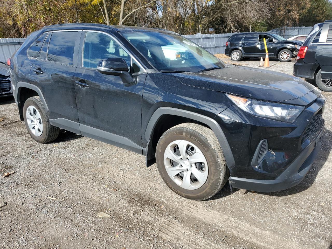 2021 TOYOTA RAV4 LE - Фото 4