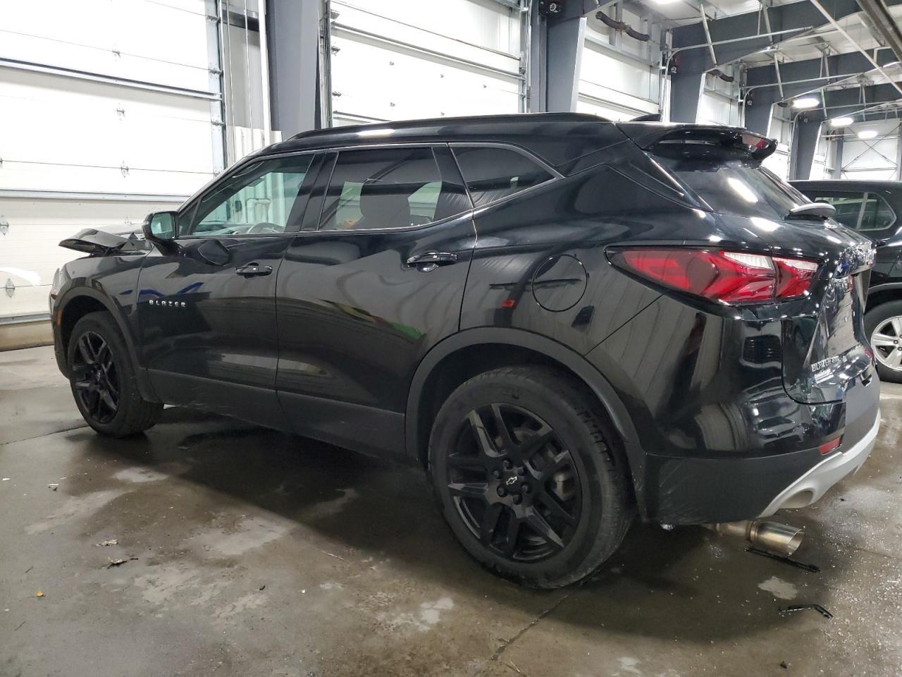 2022 CHEVROLET BLAZER 2LT - Image 2
