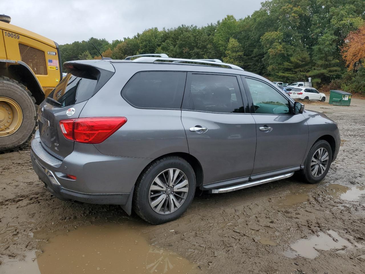 2017 NISSAN PATHFINDER - Фото 3